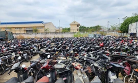 Bãi chứa tang vật quá tải, Công an TPHCM lên phương án chỉ giữ giấy tờ