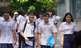Thi vào lớp 10 tại TPHCM: 'Mưa' điểm 10 ngoại ngữ, thủ khoa sở hữu hai điểm tuyệt đối