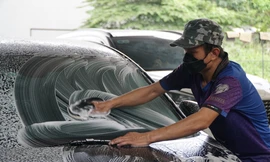 Nghề 'hốt bạc' dịp Tết, thợ làm không ngơi tay