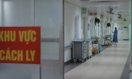 Bệnh viện Thanh Nhàn tiếp nhận nhiều ca mắc COVID-19, sốt xuất huyết, trẻ em chiếm tỉ lệ cao
