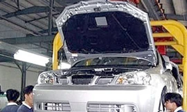 Ôtô ế hàng, khách ép giảm 100 triệu cũng bán