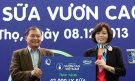 Qũy sữa Vươn cao Việt Nam đến với trẻ em nghèo tỉnh Phú Thọ