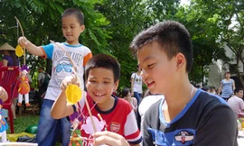 Vui cùng đồ chơi dân gian