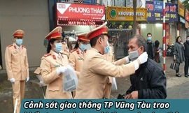 Những hình ảnh cảm động giữa mùa dịch Covid-19