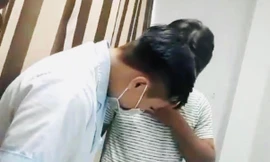 Bác sĩ 'đẻ bệnh' moi tiền bị tước chứng chỉ hành nghề