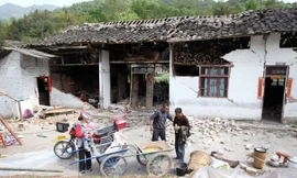 Động đất kinh hoàng ở Trung Quốc: Hơn 160 người chết, 6.700 bị thương