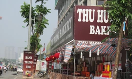 Loạn quầy bánh trung thu chiếm vỉa hè
