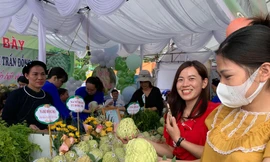 Hội chợ na Chi Lăng và các sản phẩm nông sản 2022 là dịp để du khách thập phương hiểu biết đến đất và người xứ Lạng -Ảnh: Duy Chiến 