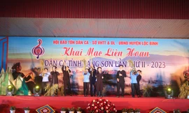 Khai mạc Liên hoan dân ca Lạng Sơn. Ảnh: Duy Chiến 
