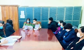 Các đối tượng tham gia đường dây đánh bạc tại cơ quan công an -Ảnh: CA