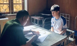 Đối tượng Nguyễn Hữu Đạt khai nhận tại cơ quan công an. Ảnh: H.T