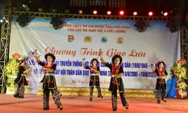 Sôi nổi ngày hội tại Cao Bằng. Ảnh: Duy Chiến 