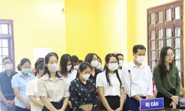 Các bị cáo ra tòa lĩnh án -Ảnh: PV