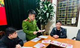 Đối tượng Thiêm tại cơ quan công an. 