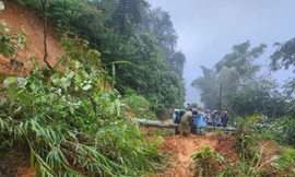 Sạt lở đất ở Cao Bằng khó khăn trong công tác cứu hộ, cứu nạn. 