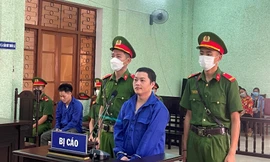 Bị cáo Phương Trần Cương (giữa) -Ảnh: P.O