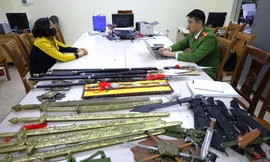 Đối tượng cùng tang vật. 