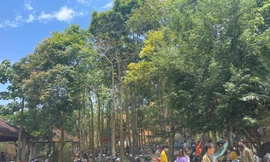 Khách đổ về các khu sinh thái ở Lạng Sơn, việc phòng dịch bị buông lỏng