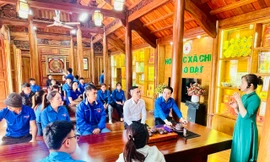 Tham quan, trải nghiệm mô hình khởi nghiệp. 