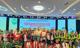 Hào hứng tham gia chương trình truyền thông phòng chống xâm hại trẻ em. Ảnh: Duy Chiến 