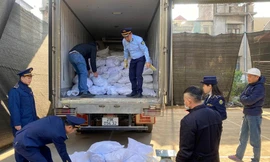 Bắt 3 tấn móng giò lợn không nguồn gốc xuất xứ ở Lạng Sơn. 