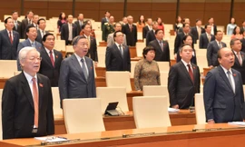 Kỳ họp đặc biệt tại Hội trường Diên Hồng