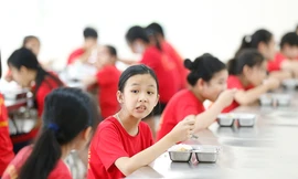  Bữa ăn bán trú đầu tiên của học sinh sau thời gian dài nghỉ học có gì đặc biệt?