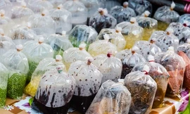 Dùng túi nilong chứa thực phẩm nóng sẽ có hại cho cơ thể. Ảnh minh hoạ: Internet