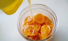 Nếu nguyên liệu không thực sự "sạch", cha mẹ có thể khiến trẻ bị ngộ độc vì siro ho do chính tay mình làm. Ảnh mình hoạ: Internet