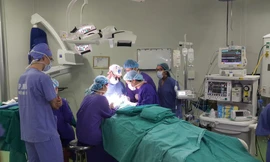 Tạo hình sớm tai nhỏ bẩm sinh giúp người bệnh tự tin hơn. Ảnh: BV Việt - Đức