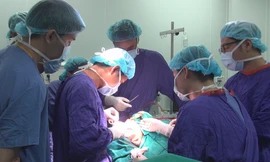 Hơn 20 trường hợp lột da đầu được trồng lại tại Khoa Phẫu thuật Tạo hình – Hàm mặt – Thẩm mỹ