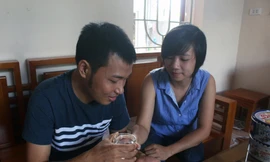 Anh Thương đều đặn uống thuốc, tái khám định kỳ. Sức khỏe chị Thoa đã ổn định sau khi cho thận, tình cảm vợ chồng ngày càng gắn kết.