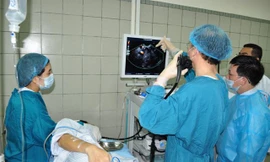 Hệ thống nội soi hiện đại tại Trung tâm Nội soi tiêu hóa Việt Nam - Nhật Bản (Khoa Tiêu hóa, BV Bạch Mai) giúp phát hiện sớm các bệnh lý đường tiêu hóa. Ảnh: BV Bạch Mai