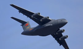 Máy bay vận tải quân sự Y-20 của Trung Quốc. (Ảnh: AP)