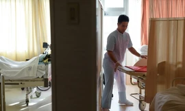Sinh viên nước ngoài học nghề ở Nhật Bản sẽ có nhiều cơ hội hơn để được phép cư trú. (Ảnh: Bloomberg)