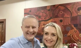 Thủ tướng Úc Althony Albanese và hôn thê Jodie Haydon. (Ảnh: Instagram) 