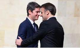 Tổng thống Pháp Emmanuel Macron và Thủ tướng Gabriel Attal. (Ảnh: REA)