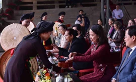 Các nhà ngoại giao quốc tế trải nghiệm văn hóa Bắc Ninh 