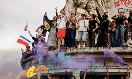 Người Pháp phản đối RN sau khi có kết quả vòng bầu cử quốc hội đầu tiên ngày 3/7. (Ảnh: Reuters)