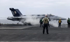 Trên boong tàu sân bay Mỹ Theodore Roosevelt. (Ảnh: US Navy)