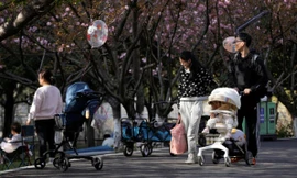 Dân số Trung Quốc tiếp tục giảm dù nhiều biện pháp khuyến khích sinh đẻ đã được triển khai. (Ảnh: Reuters)