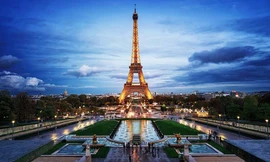 Pháp điều tra 5 quan tài dưới chân Tháp Eiffel