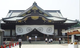 Phía trước đền Yasukuni. (Ảnh: Wikipedia)