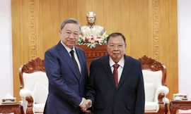 Chủ tịch nước Tô Lâm thăm hỏi nguyên lãnh đạo cấp cao Lào