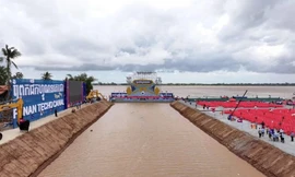 Lễ khởi công dự án kênh đào Funan Techo ngày 5/8. (Ảnh: Phnom Penh Post)