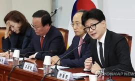 Ông Han Dong-hoon, chủ tịch đảng Quyền lực Nhân dân , phát biểu trong phiên họp sáng 6/12. (Ảnh: Yonhap)