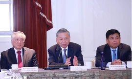 Tổng Bí thư, Chủ tịch nước Tô Lâm dự buổi toạ đàm về công nghiệp bán dẫn và AI. (Ảnh: TTXVN)