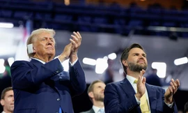 Ứng viên tổng thống của đảng Cộng hoà Donald Trump và ứng viên phó tổng thống J.D. Vance tại đại hội của đảng. (Ảnh: Reuters)