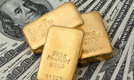 Giá vàng tăng liên tục trong giai đoạn bất ổn địa chính trị gia tăng. (Ảnh: Kitco)