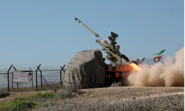 Tên lửa được phóng trong cuộc tập trận tại địa điểm không được tiết lộ ở miền nam Iran ngày 19/1. (Ảnh: WANA)